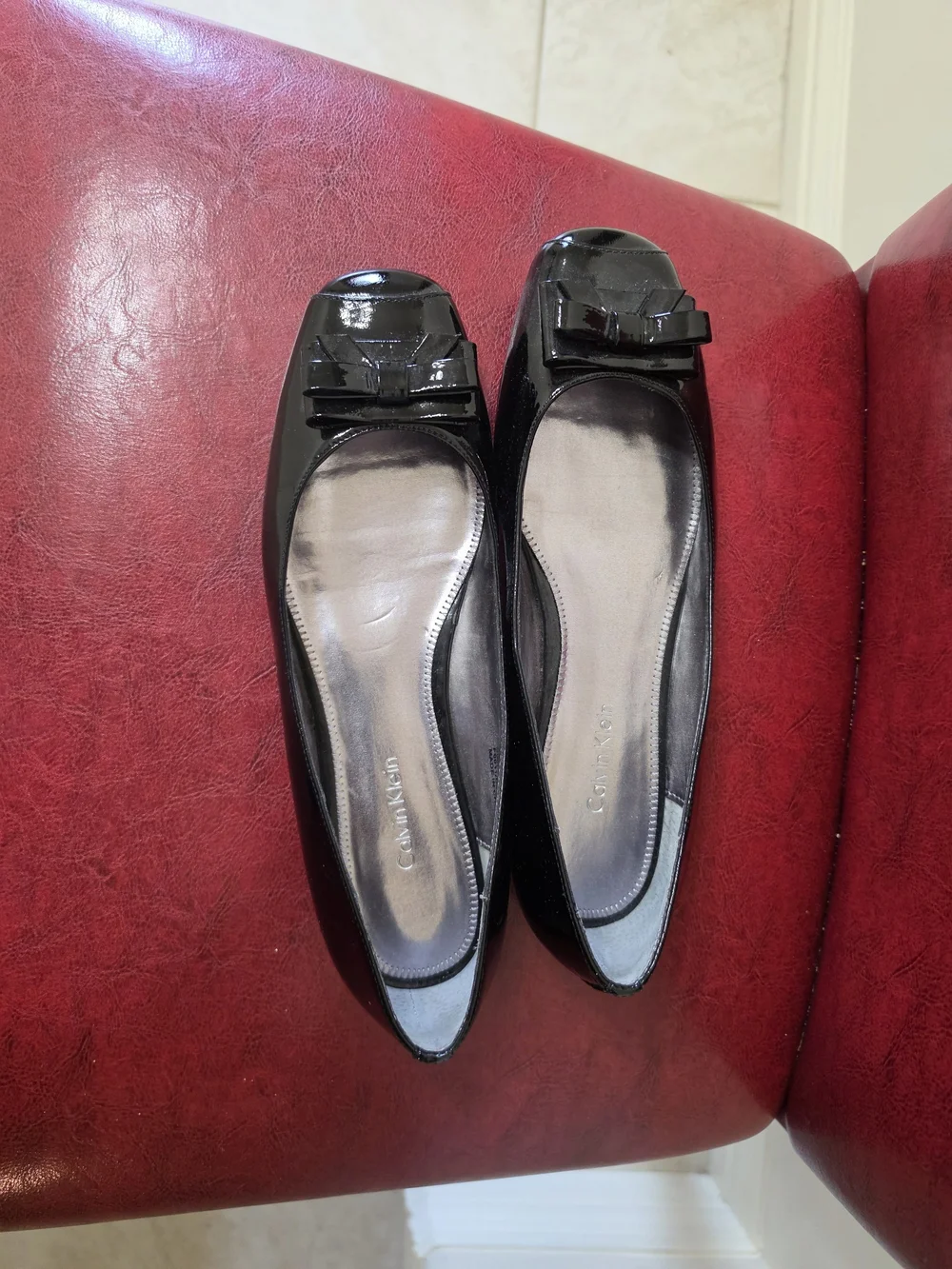 Calvin Klein-Women's Black Patent Ballet Flats with Decorative Bow